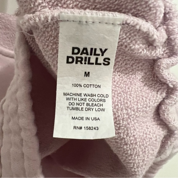 Daily Drills Sweatshirt Tank Ladybird NWOT Medium - Picture 9 of 9